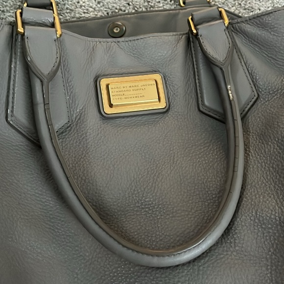Marc by Marc Jacobs grey leather hobo handbag - Picture 5 of 7